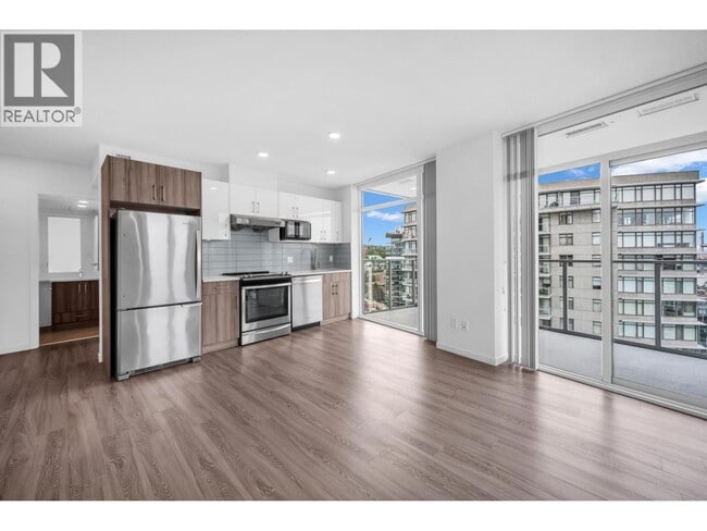 Building Photo - 900 Carnarvon St