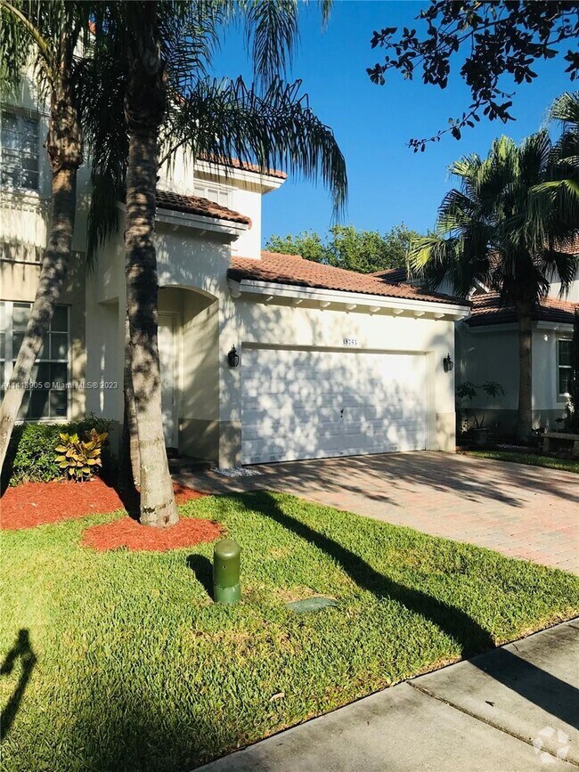 Harbour Lakes Estate Houses for Rent with a Swimming Pool Miramar, FL