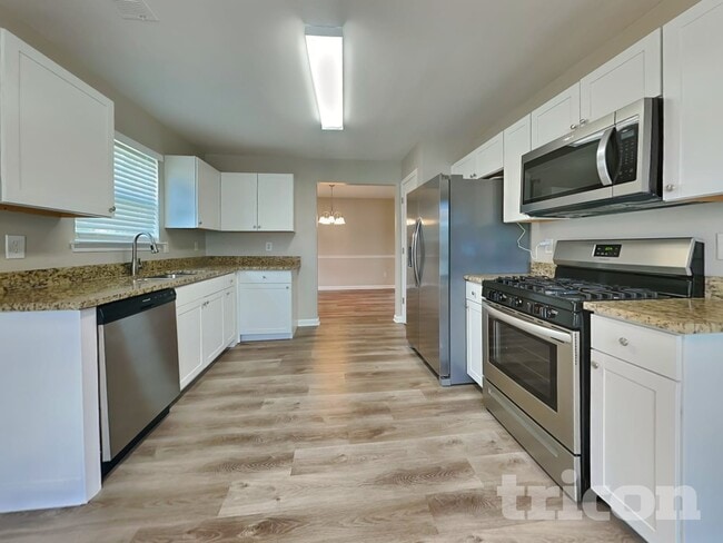 Building Photo - 2003 Bertha Ct