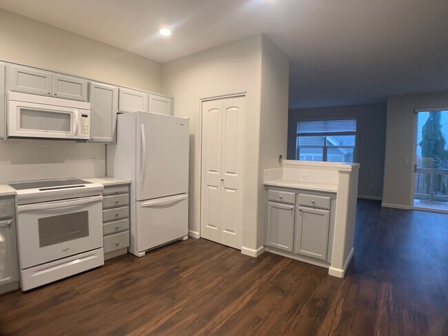 Foto del edificio - Remodeled Beautiful Progress Ridge Town home! 2 Bedrooms 2 Baths, 1628 Sq. Ft.