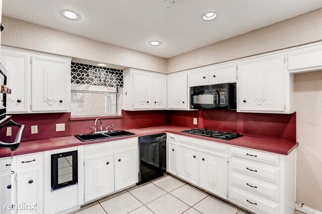 Building Photo - 3 br, 2 bath House - 156 South Pearson Lane