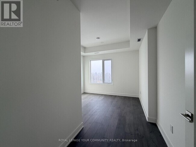 Building Photo - 715 Davis Dr