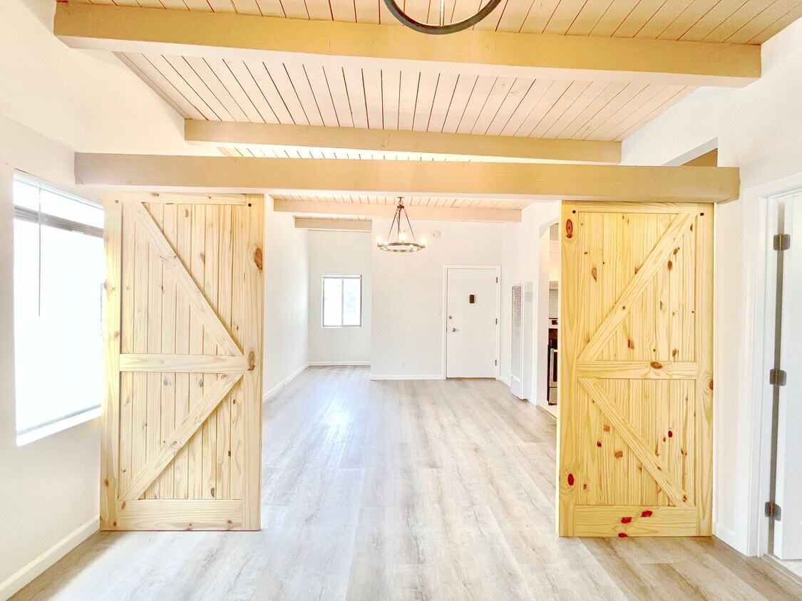 Foto principal - 1022 Wilcox Ave