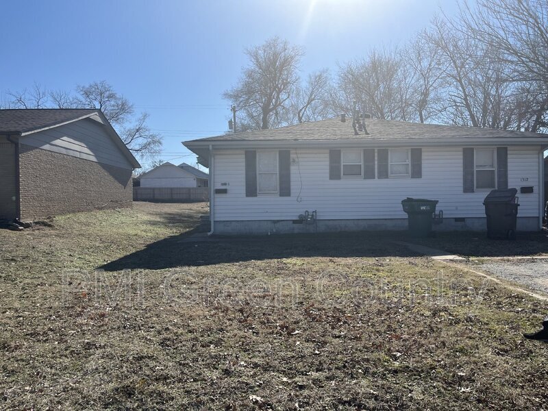 Foto principal - 1312 1/2 E Dewey Ave