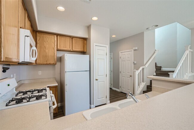 Building Photo - Beautiful 2 Story Home with 3 Bedrooms!