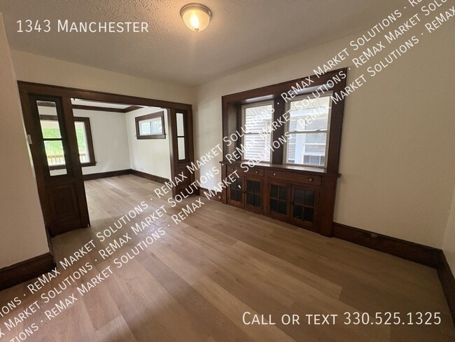 Building Photo - 1343 Manchester-
