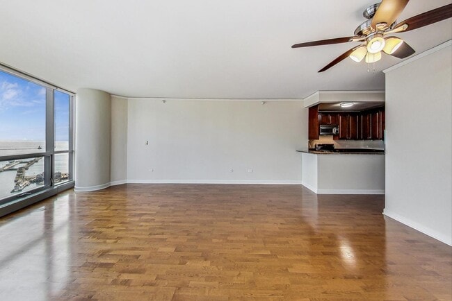 Building Photo - 420 E Waterside Dr