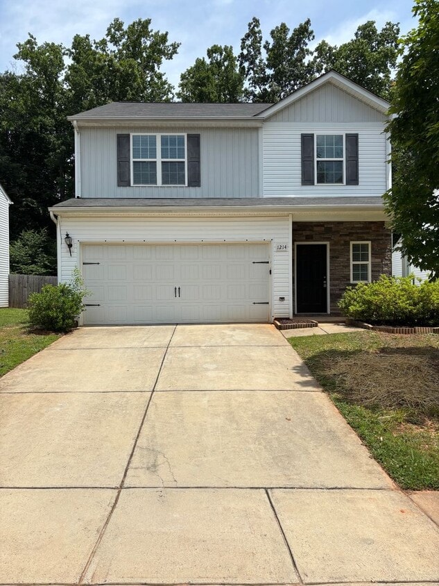 Primary Photo - Four Bedroom Home In Mineral Springs/Unive...