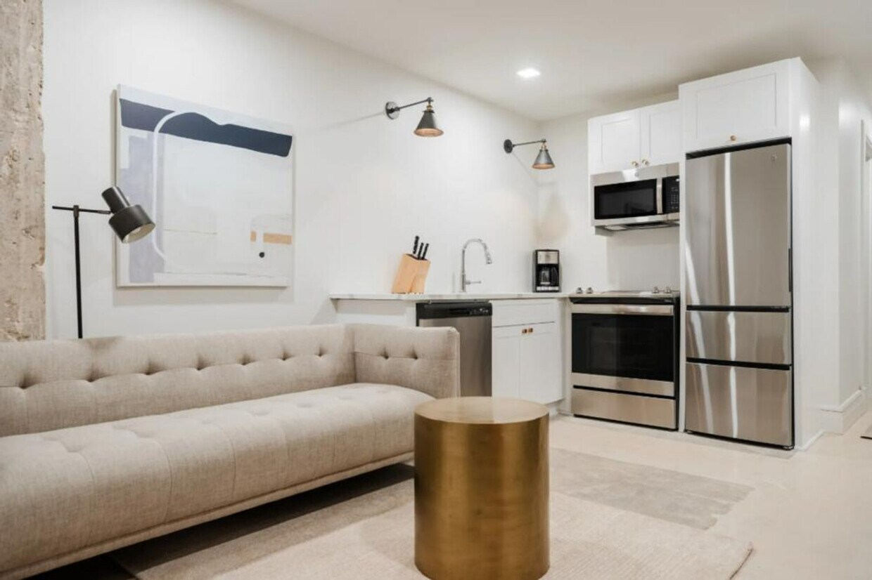 Foto principal - 505 E Travis St