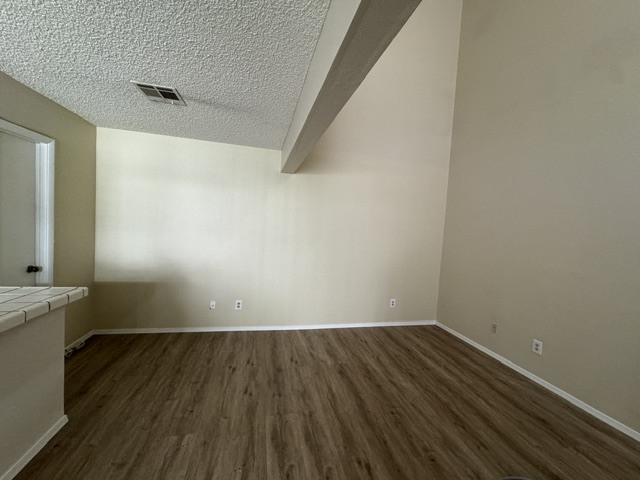 Building Photo - 1020 Willow Tree Dr