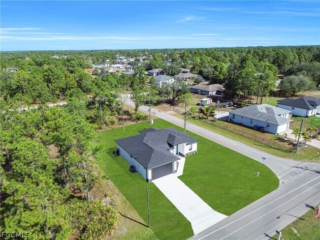 Foto del edificio - 2700 42nd St W