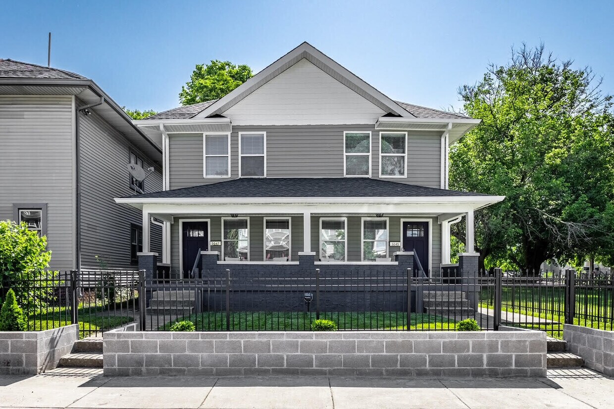 Foto principal - 3047 Ruckle St