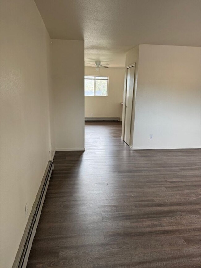 Foto del edificio - 2108 E 14th St