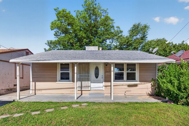 Building Photo - 3307 Belden St