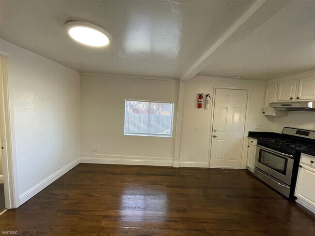 Building Photo - 1 br, 1 bath Duplex - 1669 12th St 1669 12...