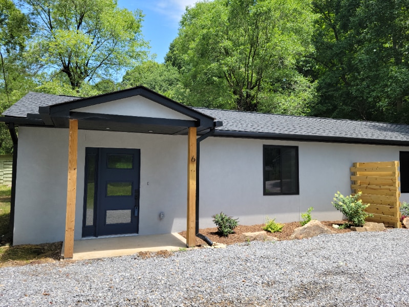 6 Brightley Ln, Asheville, NC 28805 Room for Rent in Asheville, NC