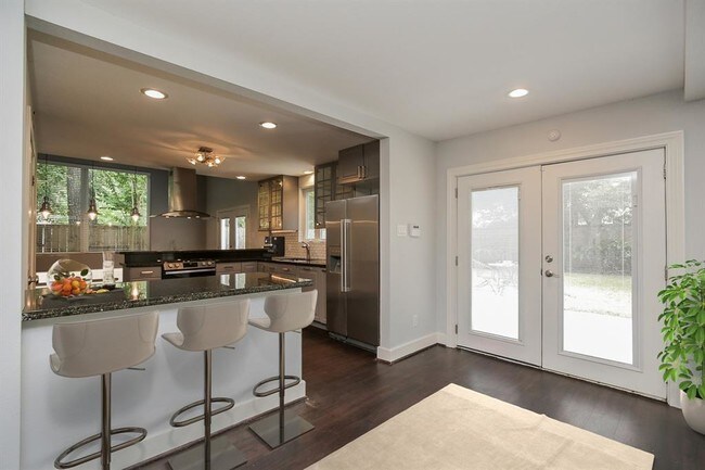 Foto del edificio - 10210 Hazelhurst Dr