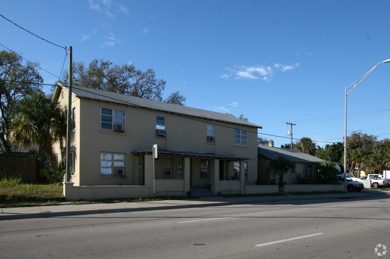 Primary Photo - 723 6th Ave