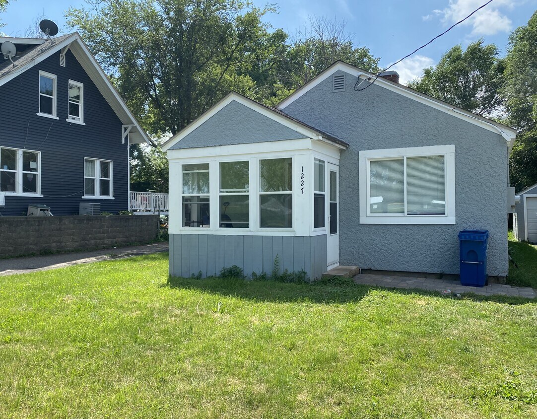 1227 11th Ave SE, Rochester, MN 55904 House Rental in Rochester, MN