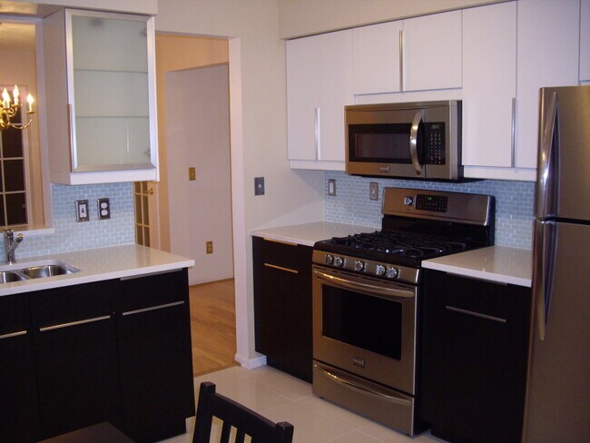 Foto del edificio - 238 Riveredge Dr