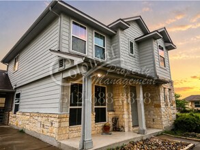 Building Photo - 1019 Stewart Dr