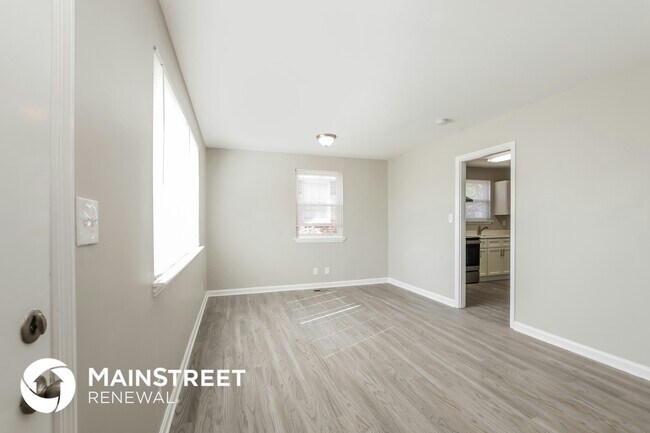 Building Photo - 1913 Finchley Dr