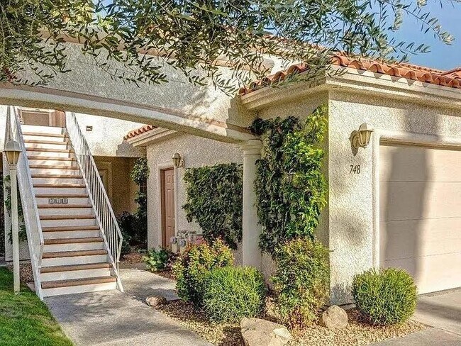 Foto del edificio - 748 Vista Lago Dr N