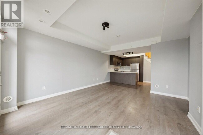 Building Photo - 1555-1555 Kingston Rd