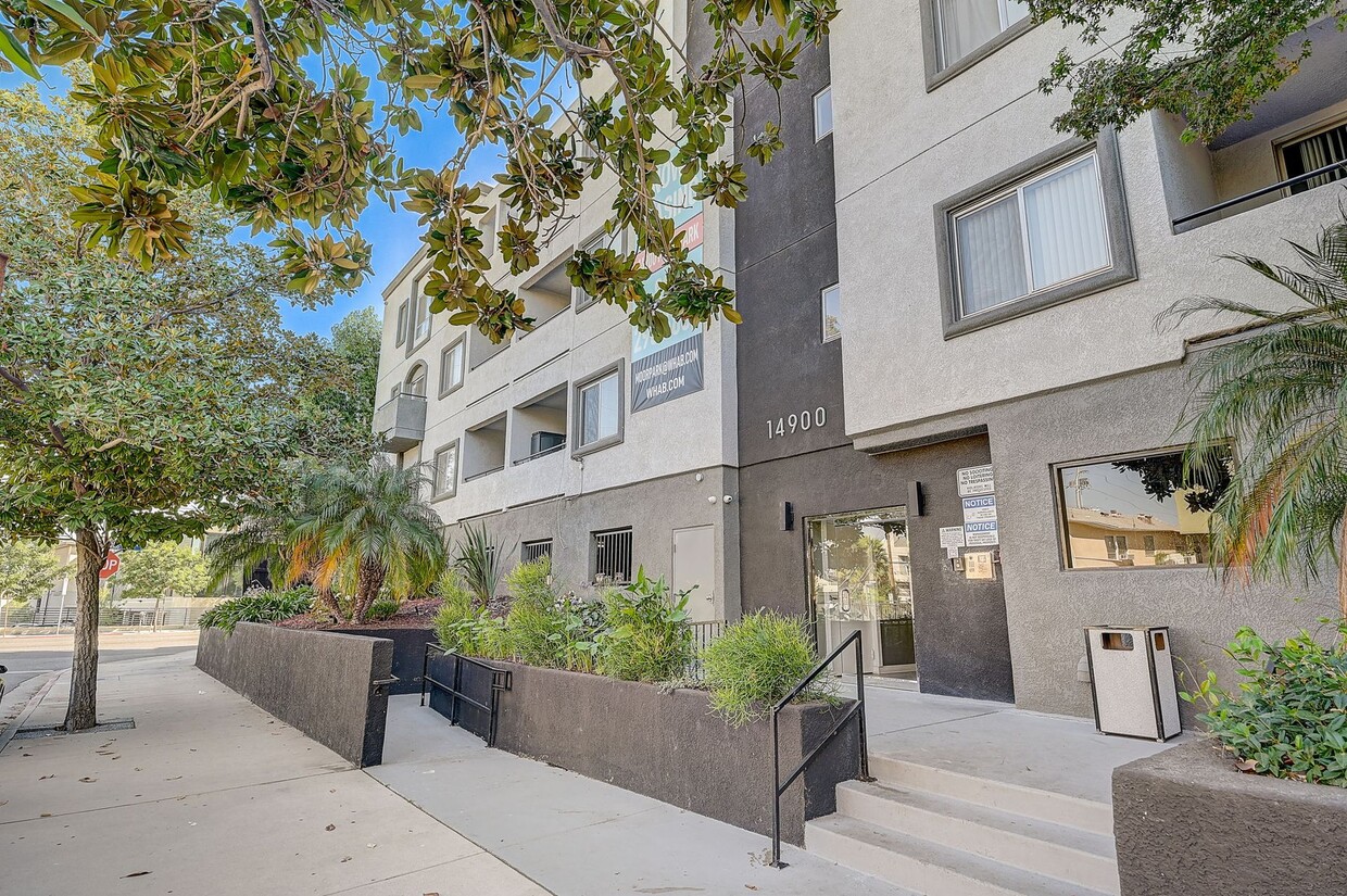 14900 Moorpark Street - Apartments in Sherman Oaks, CA | Apartments.com