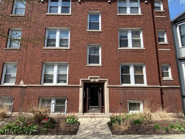 Foto del edificio - 1122 W Wellington Ave