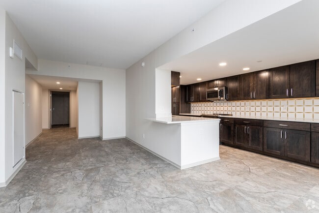 3BR, 3BA - Aaron - Sky Park