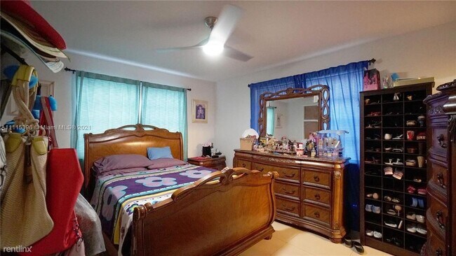 Foto del edificio - 3 br, 2 bath House - 6740 SW 12th St