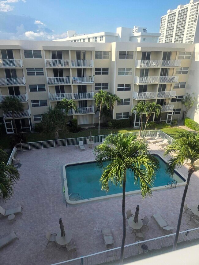 Foto del edificio - 2929 S Ocean Blvd