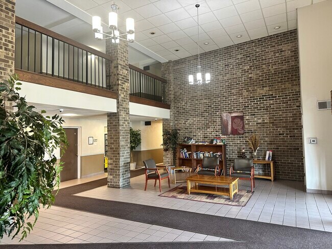 Foto del edificio - 1460 Fairlane Dr