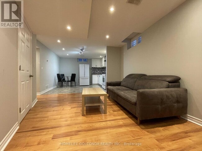 Photo du bâtiment - 233 Aspenwood Dr