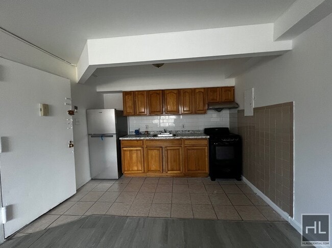 Building Photo - 111 STREET