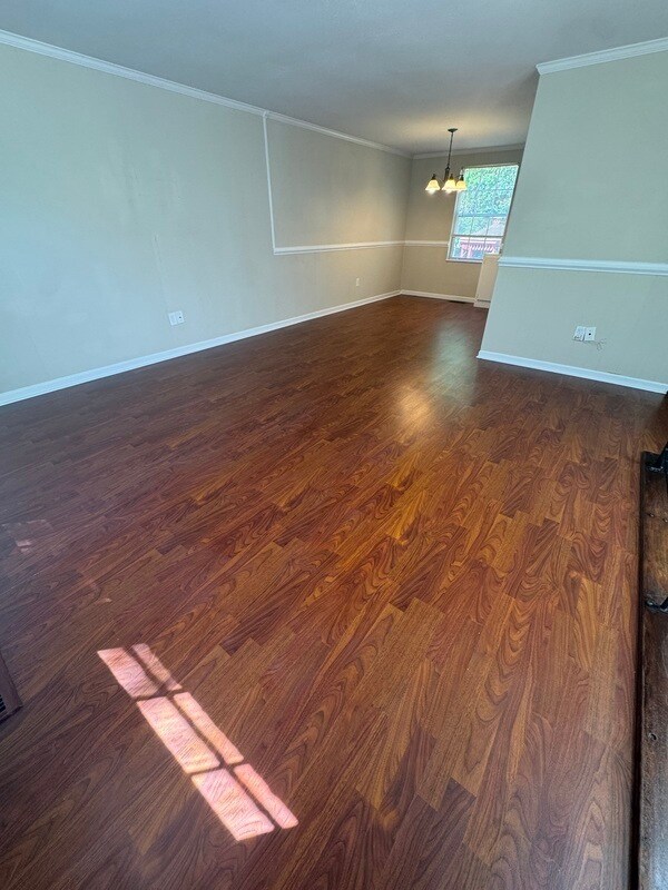Foto del edificio - 4020 Laurelwood Rd