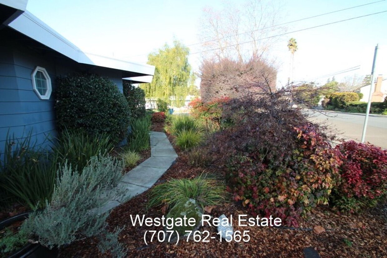 Foto principal - 1100 Mountain View Ave