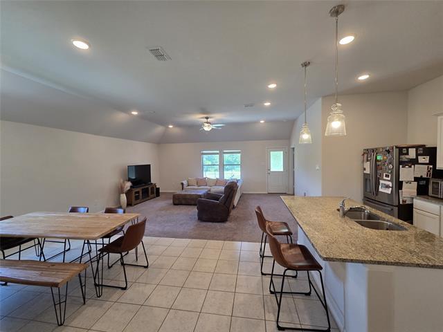 Foto del edificio - 1512 Springtree Dr