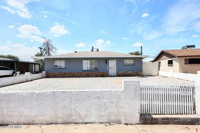 Foto del edificio - 8806 N 30th Ave