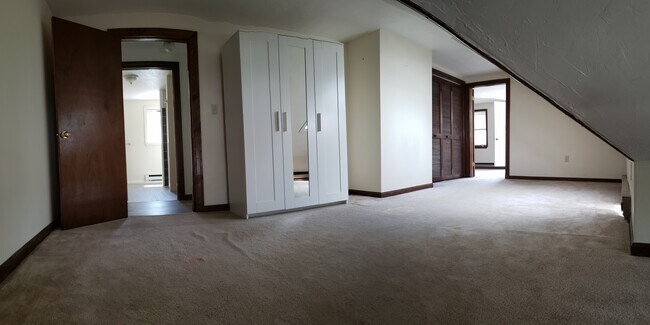 Bonus Room - 97 Glendale Rd