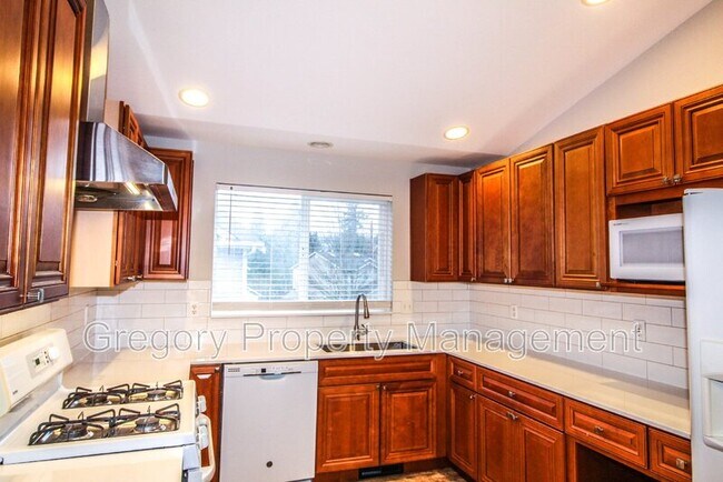 Foto del edificio - 13609 46th Ave SE