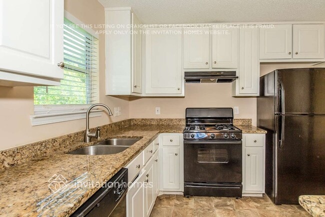 Building Photo - 869 Tramore Dr