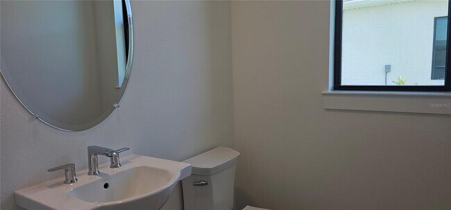 Foto del edificio - 2625 Waterfront Cir