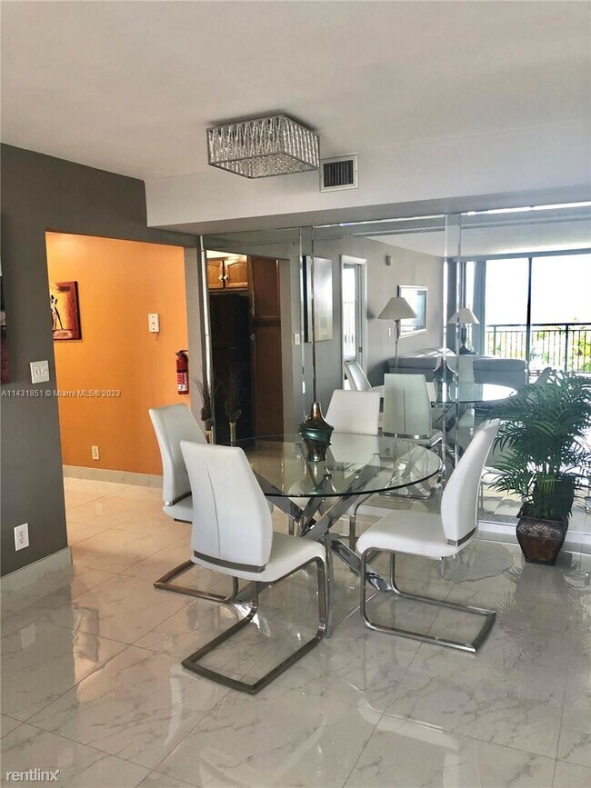 Foto del edificio - 2 br, 2 bath Condo - 3031 N Ocean Blvd Apt...