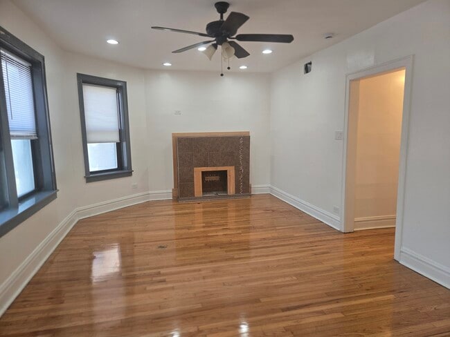 Building Photo - 1019 N Trumbull Ave