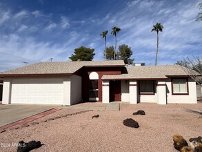 Building Photo - 5018 E Larkspur Dr