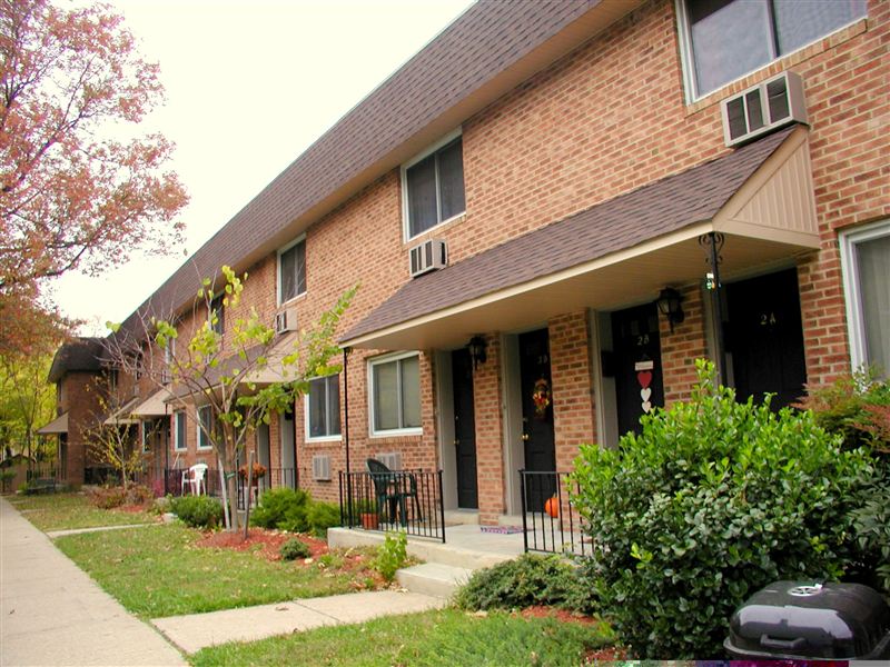 Foto principal - 9 W Browning Rd