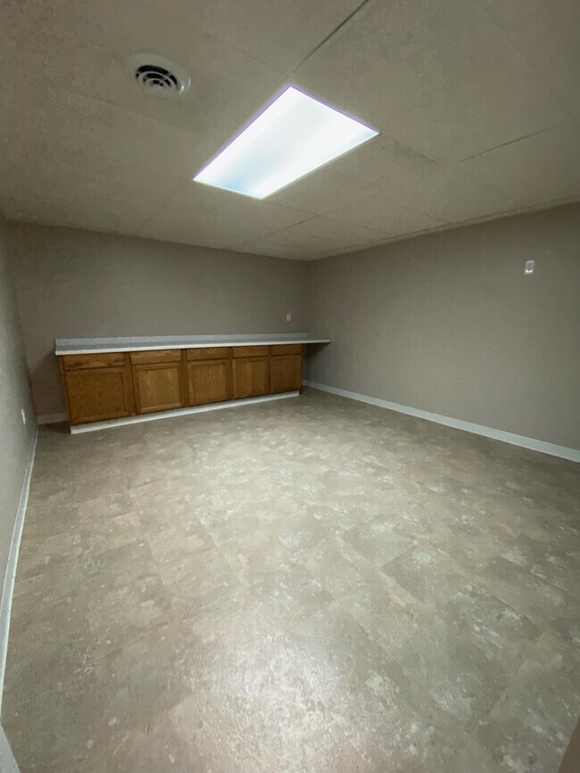 Building Photo - 1256 Crown Ct