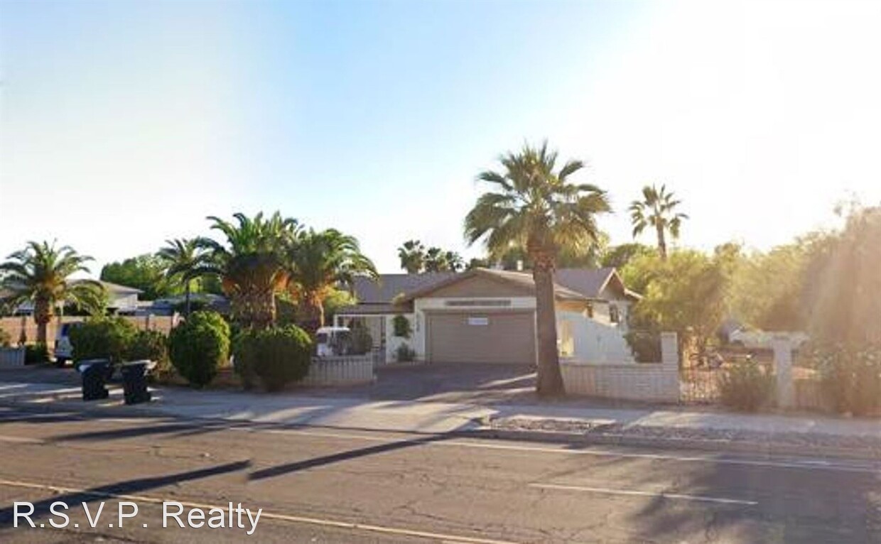 Primary Photo - 3 br, 2 bath House - 8150 S. McClintock Dr...